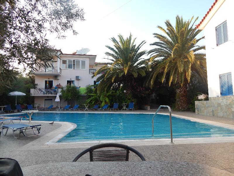 Aparthotel Anaxos Gardens Extérieur photo